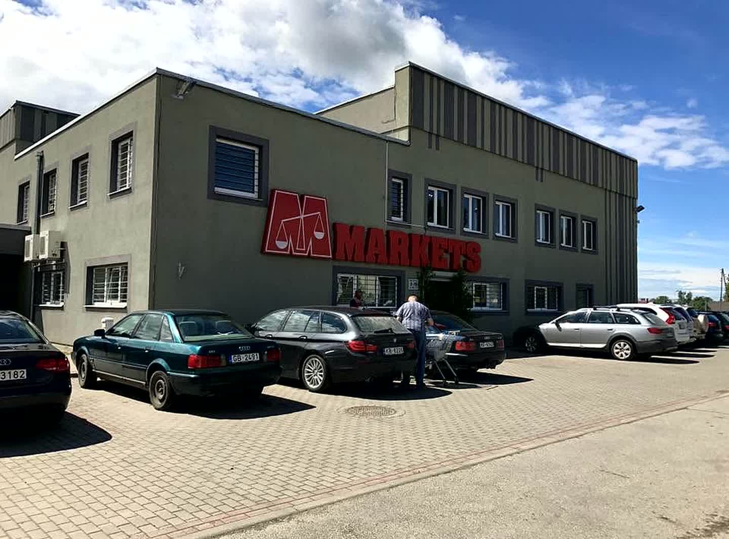 MARKETS noliktava Rūpniecības ielā 8A, Cēsīs